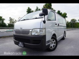 2008 TOYOTA HIACE COMMUTER  