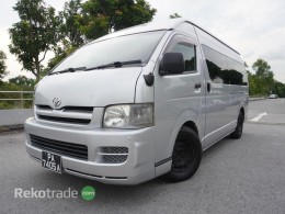 2002 TOYOTA HIACE COMMUTER  
