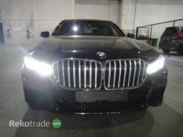 2021 BMW 740I  M-SPORT